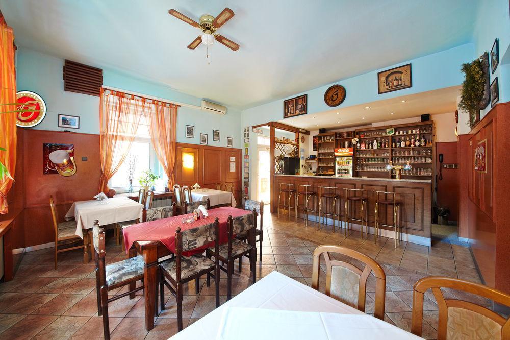 Anette Hotel Прага Экстерьер фото