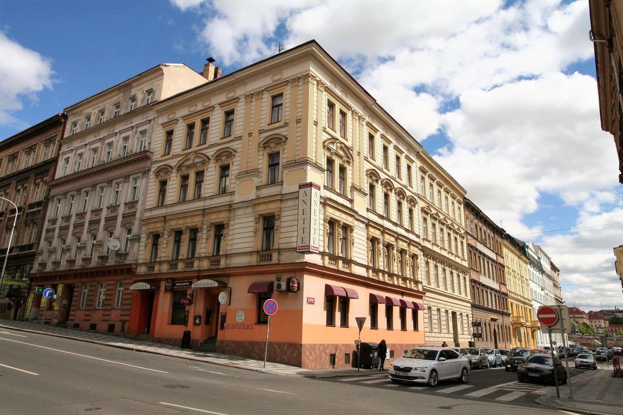 Anette Hotel Прага Экстерьер фото