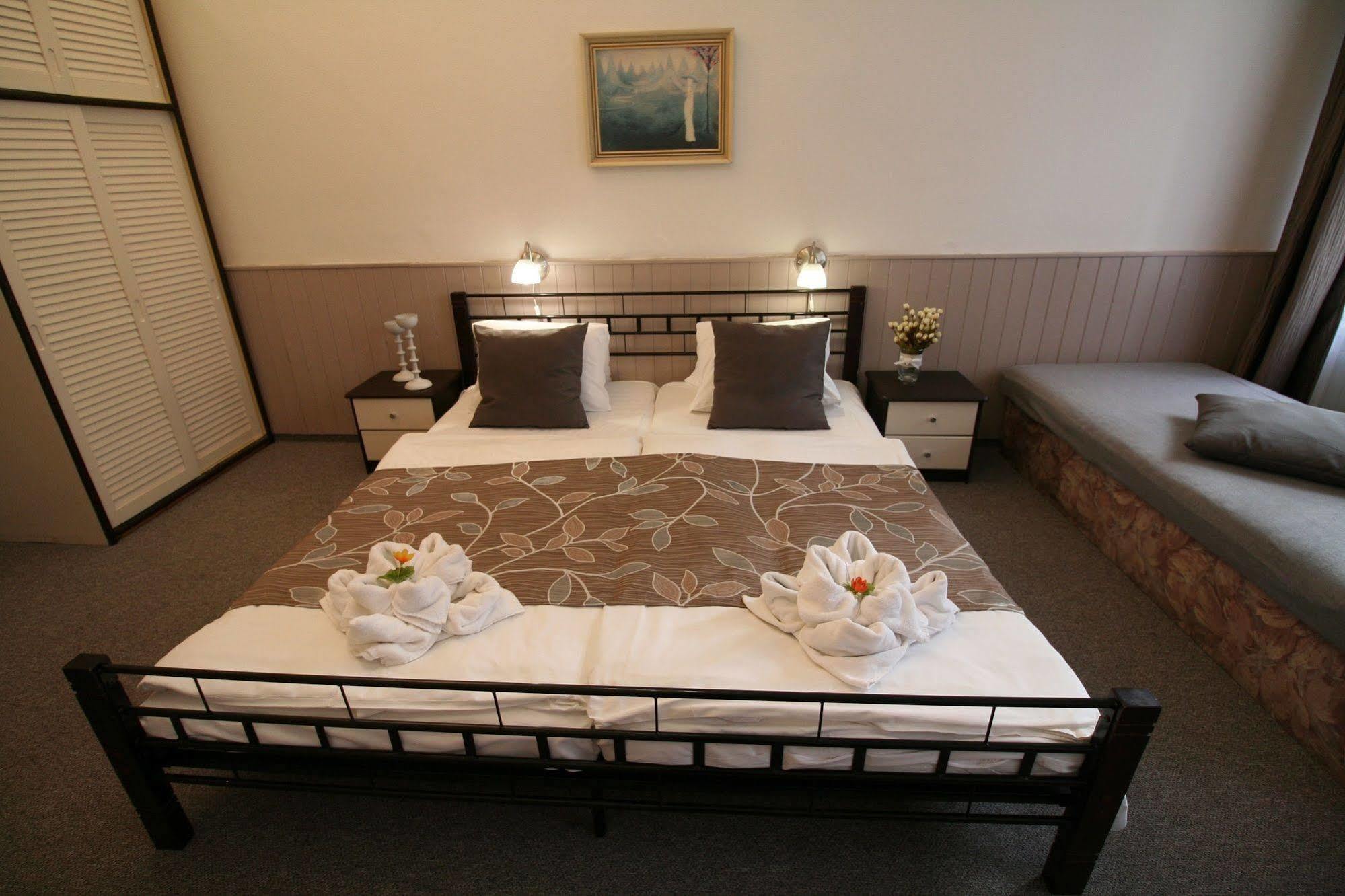 Anette Hotel Прага Экстерьер фото