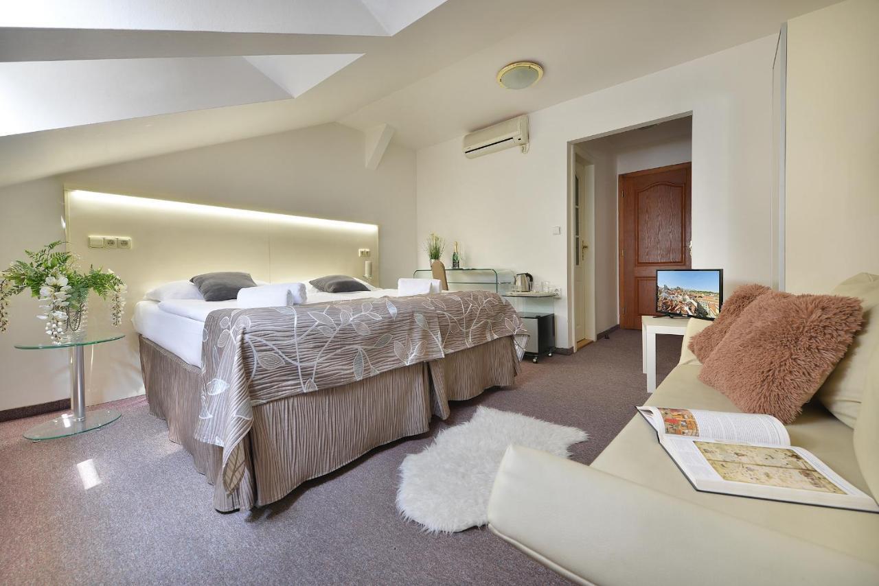 Anette Hotel Прага Экстерьер фото